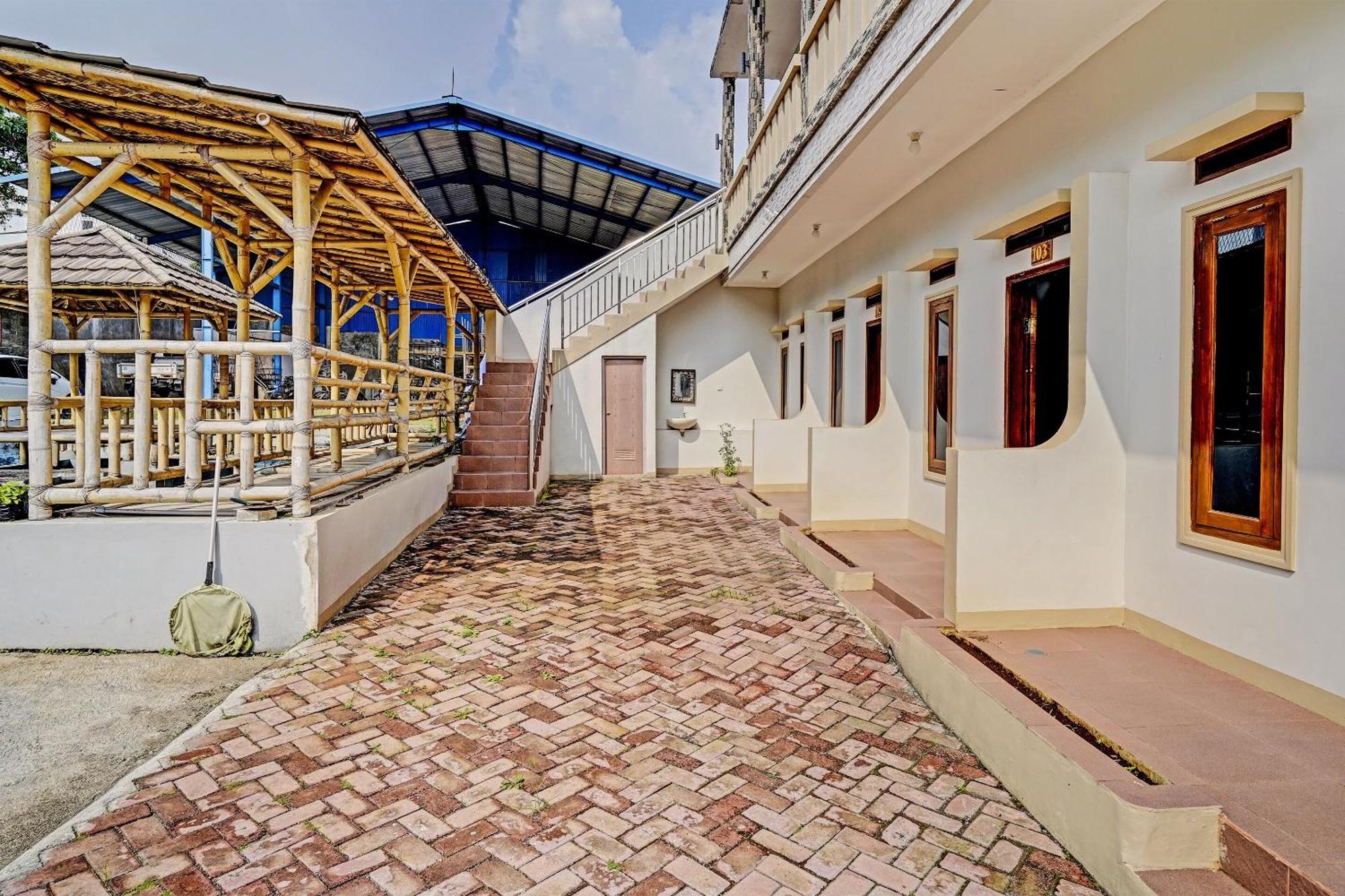 Oyo Life 91469 Pondok Pelita Lembang Exterior foto